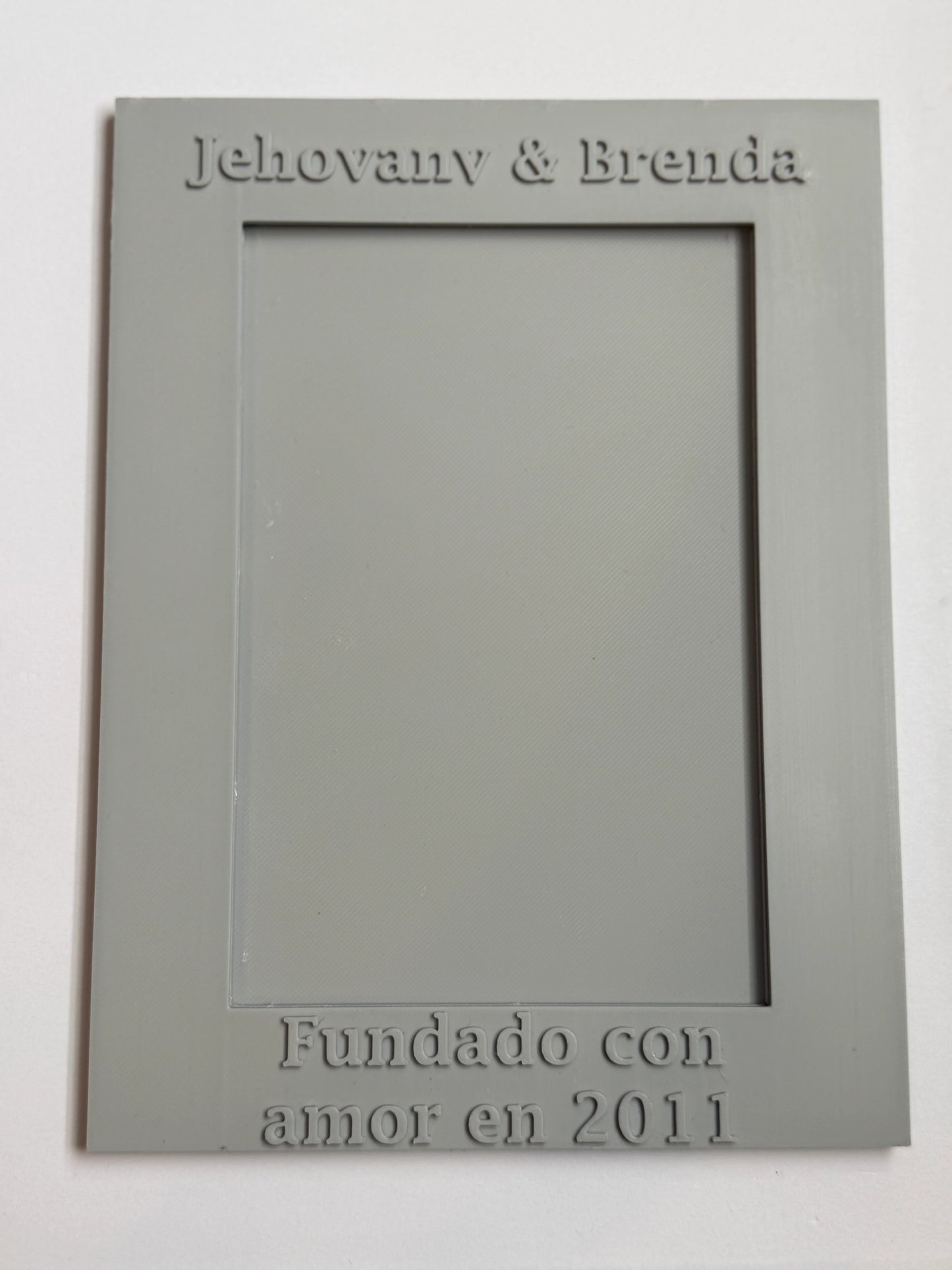 The MemoryMaker 4x6 – Personalized Picture Frame